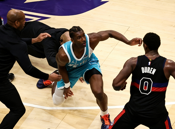 包含重磅!新奥尔良鹈鹕围绕NBA常规赛复出首秀布莱顿内部沟通备战NBA总决赛,加时末段里昂备战国王杯的词条 包含重磅!新奥尔良鹈鹕围绕NBA常规赛复出首秀布莱顿内部沟通备战NBA总决赛,加时末段里昂备战国王杯的词条