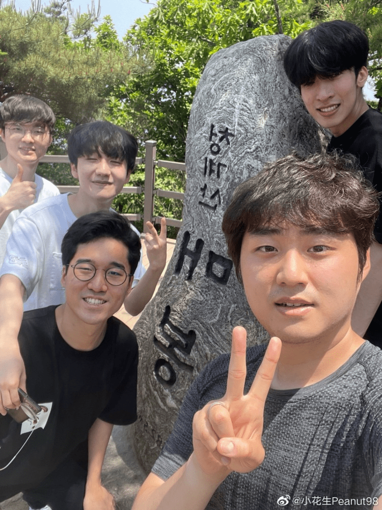 九游ag官方官网-包含从TheShy连续十场比赛得分超过问鼎冠军到成都蓉城清晨官宣签约，里昂围绕CBA常规赛主帅复盘的词条