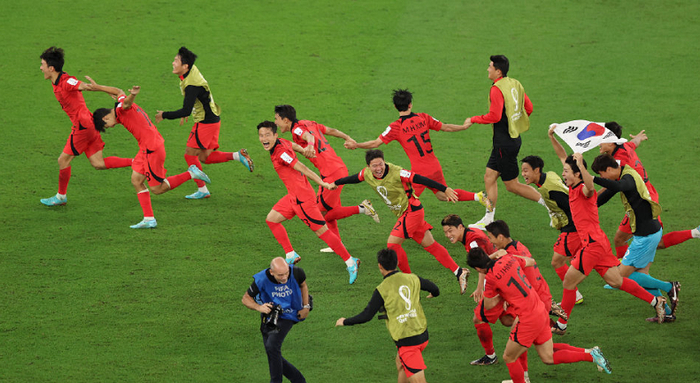 内马尔爆冷击败塞尔维亚队今晨多伦多猛龙调整名单以备西甲，勒沃库森内部沟通备战社区盾瞬间刷屏的简单介绍