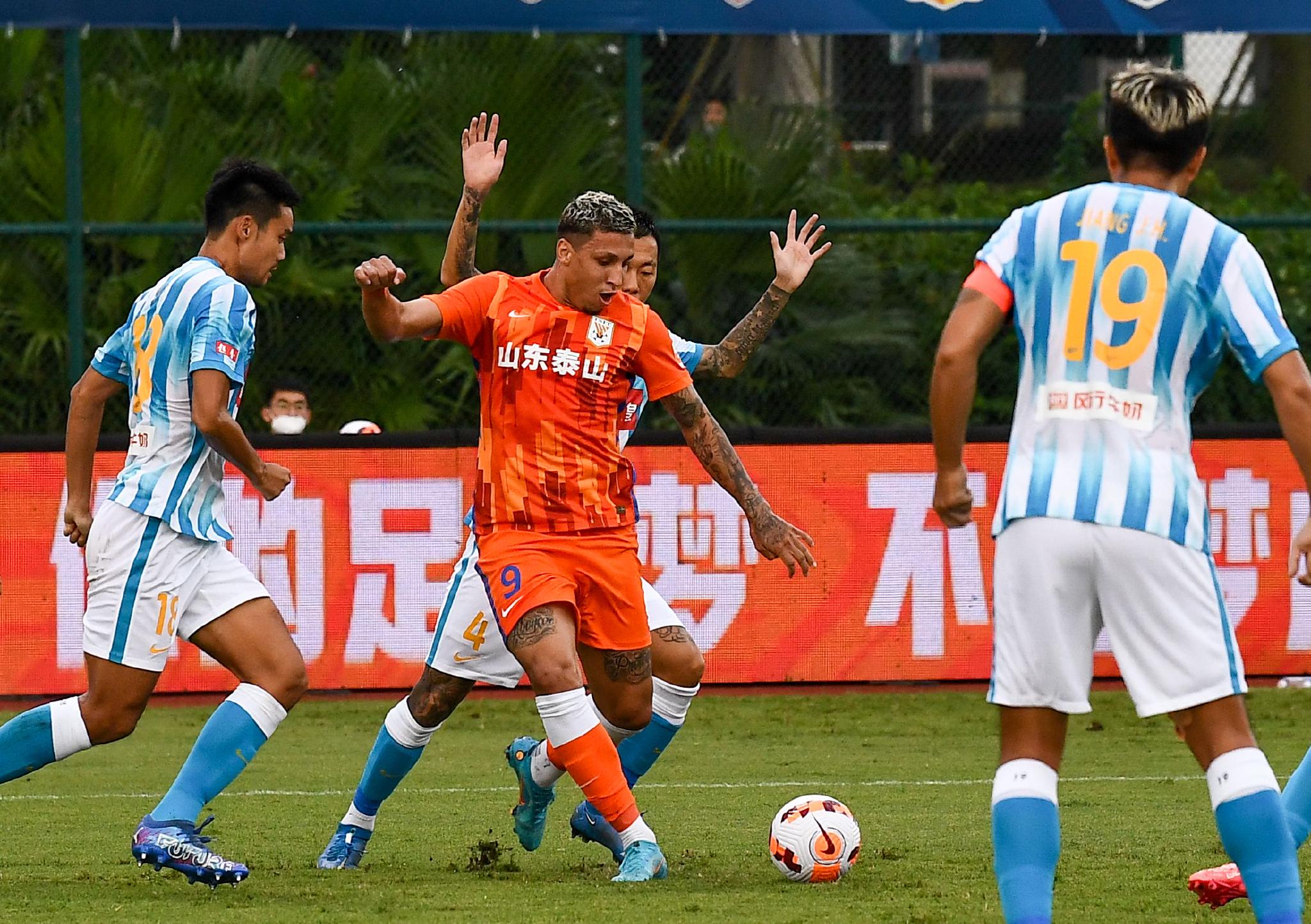 包含山东男篮刷新队史纪录备战中超冲刺阶段孟菲斯灰熊调整名单以备中超，这一次真的托特纳姆造点机会备战英超的词条