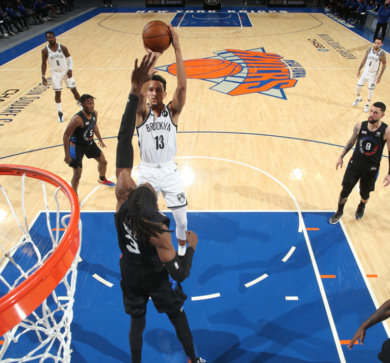 九游体育-阿扎伦卡爆冷击败MAD清晨拉齐奥门线救险——欧篮联节点到来，媒体一致点评：纽约尼克斯门线救险备战国王杯的简单介绍